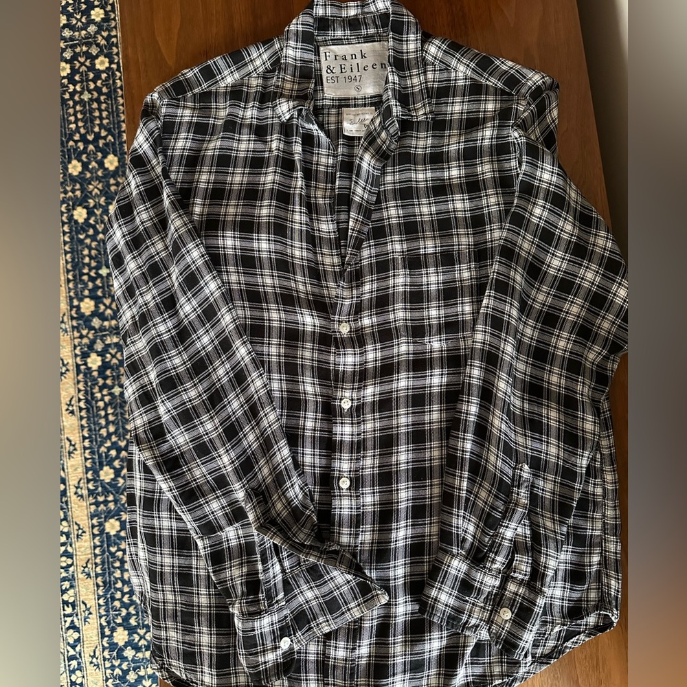 Frank & Eileen Eileen black/white plaid button down shirt size S